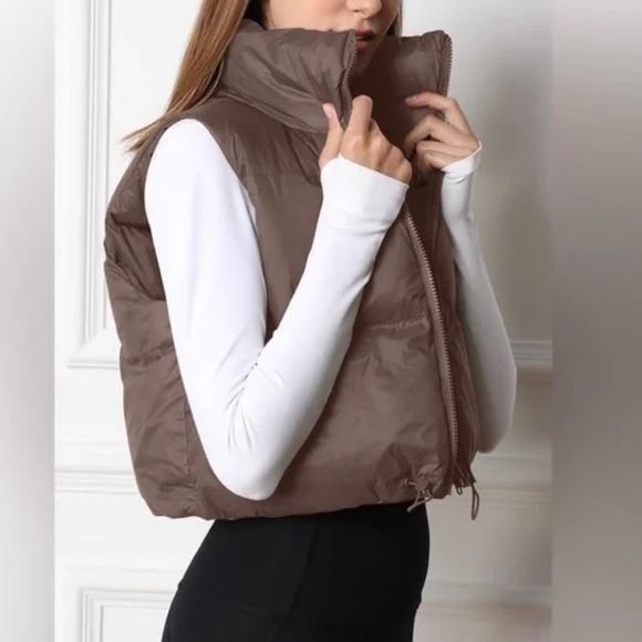 NWT- Women’s Lightweight Sleeveless Cropped Puffer Vest, medium, brown - Picture 9 of 9